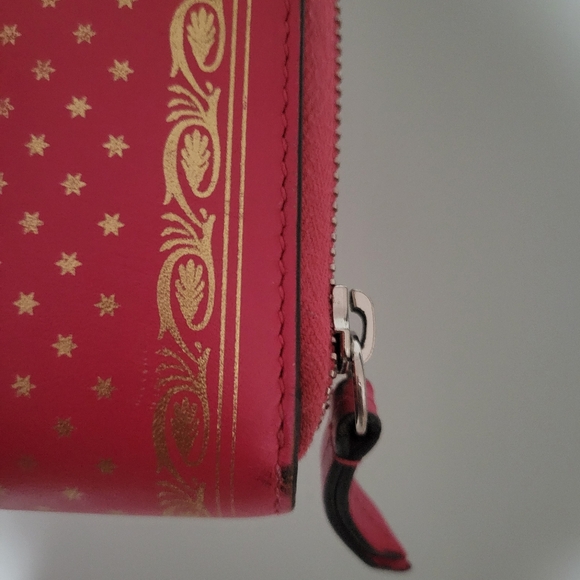 GUCCI- Guccy + Sega collab continental zip around beautiful bright pink wallet. - Picture 9 of 16